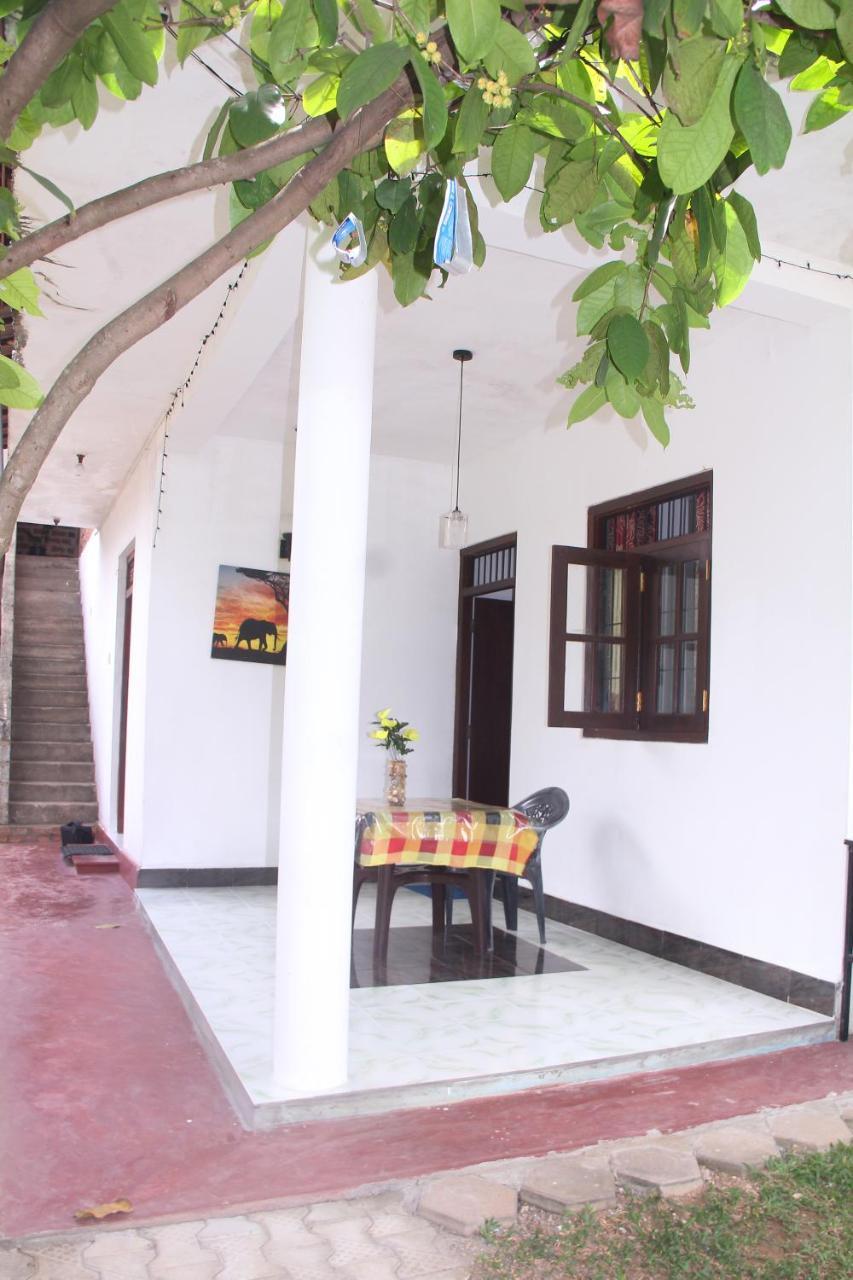 Sea Side Bay House Hotel Weligama Exterior photo